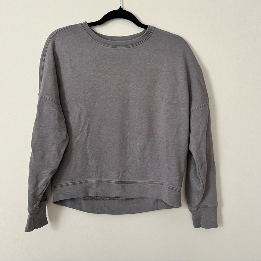 Fabletics Loose Fit Cropped Sweatshirt in Gray size Small - Picture 9 of 14